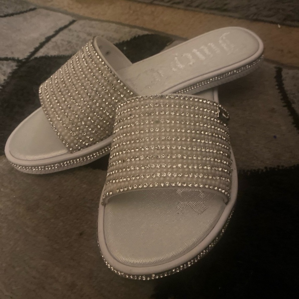 Juicy Couture Silver Rhinestone Sandals - Picture 2 of 4